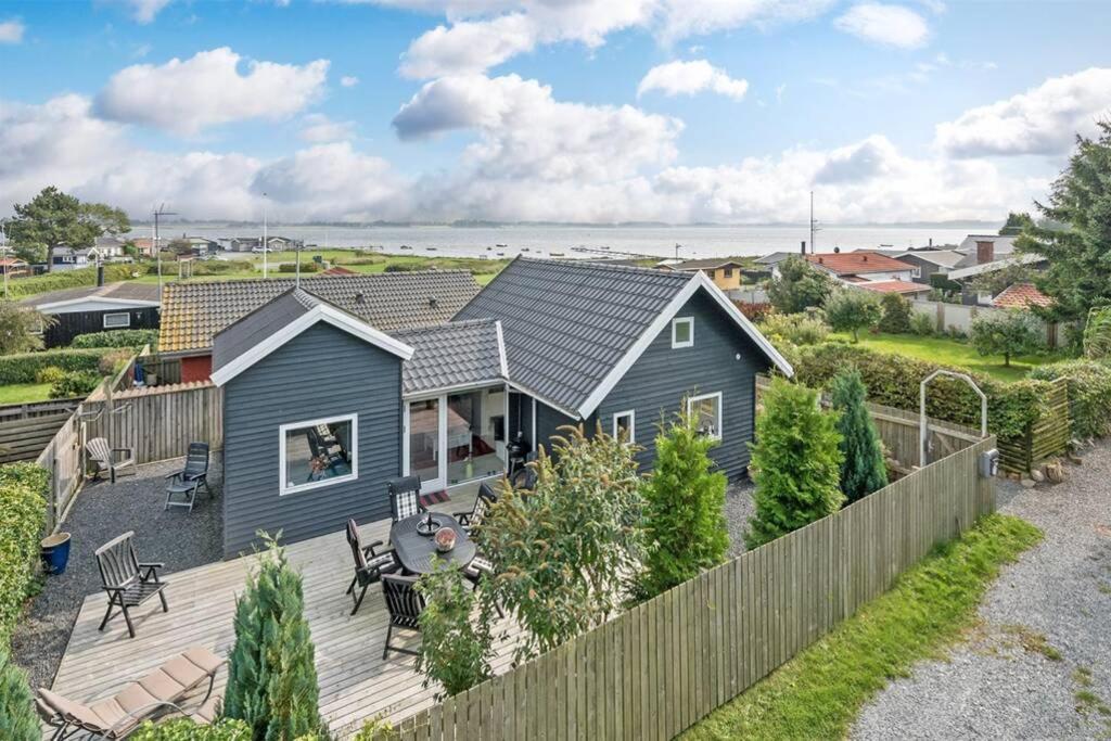 Skon Feriebolig Med Havudsigt I Naturskont Omrade Munkebo Exterior photo